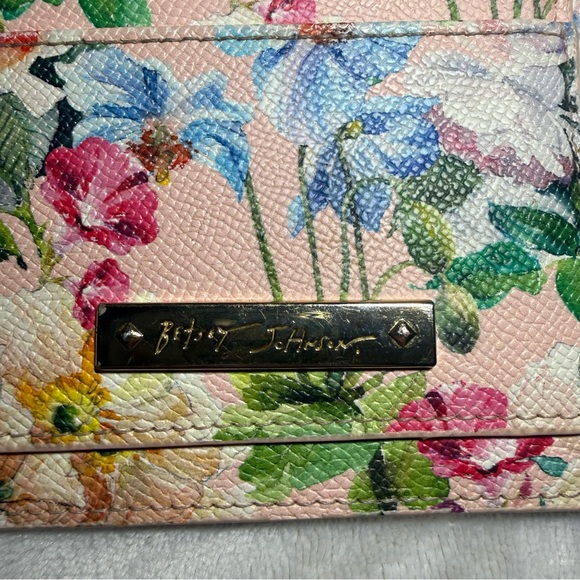 Betsey Johnson Floral Zip Wristlet Card Holder Wallet - Picture 2 of 5